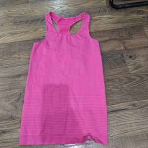 Under armour tank